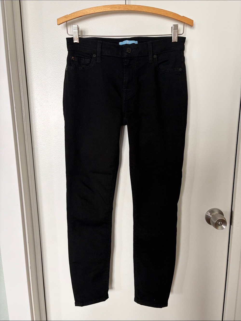 WOMEN’S 7 FOR ALL MANKIND JEANS